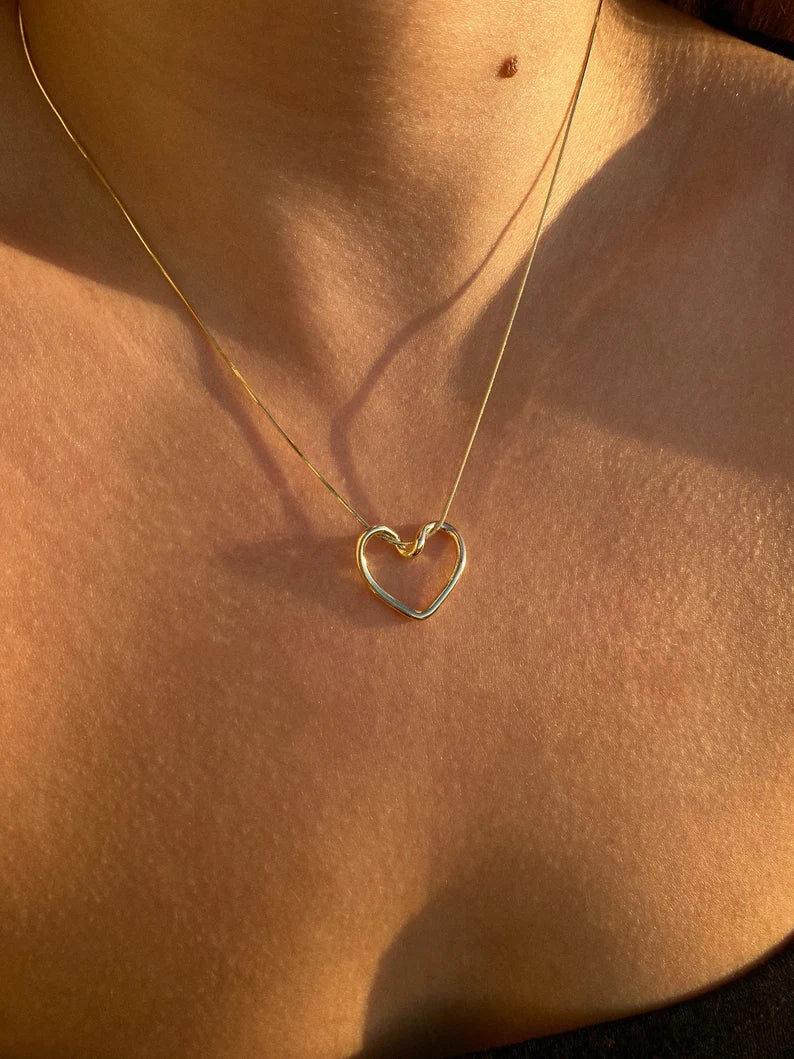 18k Gold Plated Minimal Heart Loop Pendant With Chain